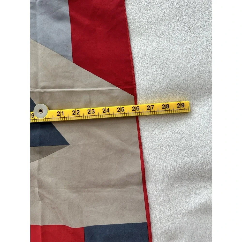 Vera Neuman Geometric Rayon/Silk Made in Japan 22 1/2
